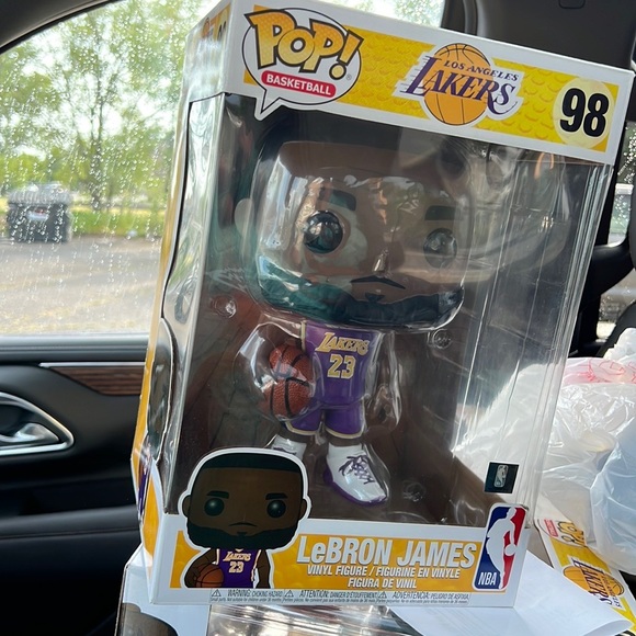 Awesome brand new 15” Lebrone James Funko Pop. Away uniform - Picture 4 of 4